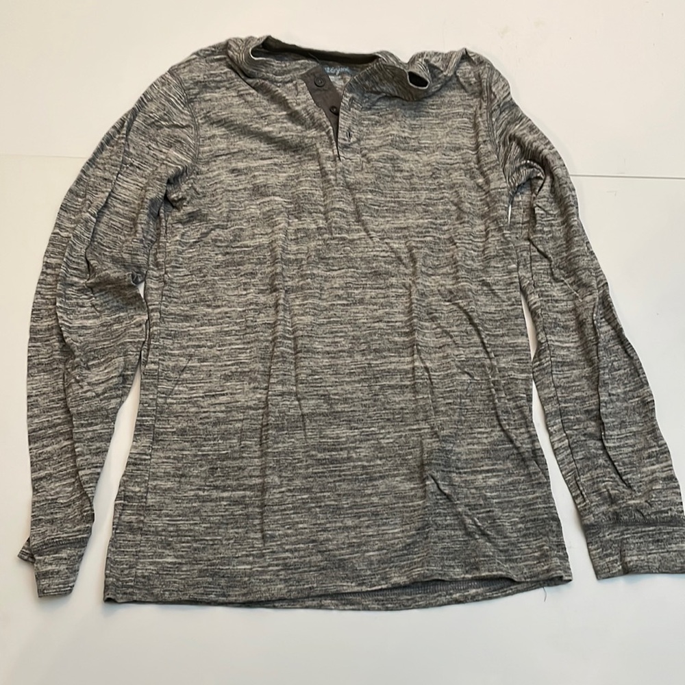 Cat and Jack Henley white and gray speckled T-shirt design size 18 kids XXL